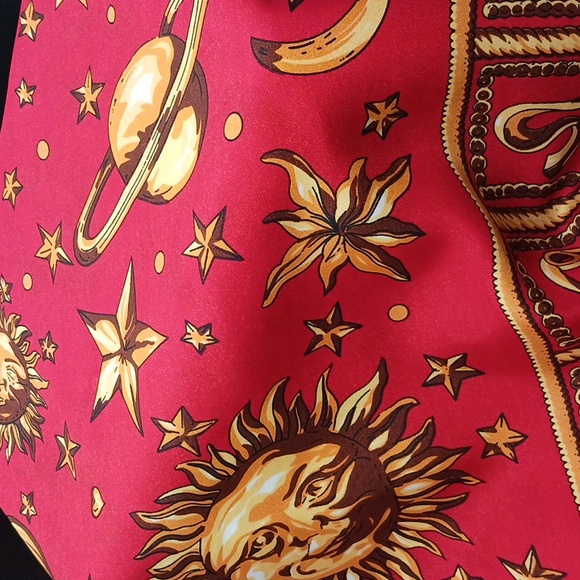 Gianni Versace Red Zodiac 100% Silk Scarf Not Signed (Design By Brand) Appr. 34" - Picture 5 of 7